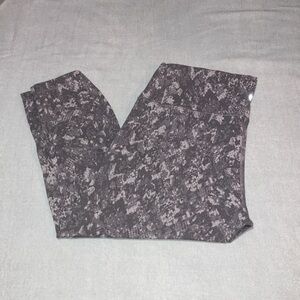 LulueLemon Snakeskin Crop Leggings Size 18